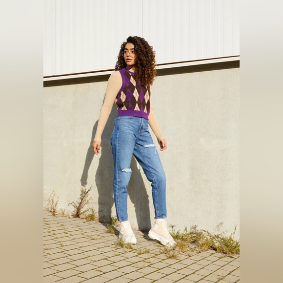 Levi's Jeans Women's Size 28‎ Blue Wash Denim High Waisted Mom Jeans Distressed - Picture 3 of 15